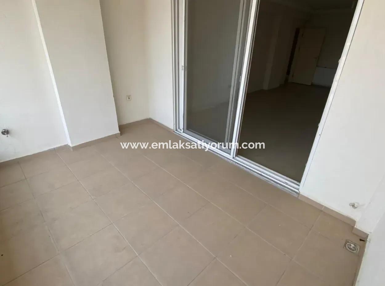 Zu Verkaufen Im Zentrum Von Ortaca 3 1 165M2 Wohnung Mit Heizung.