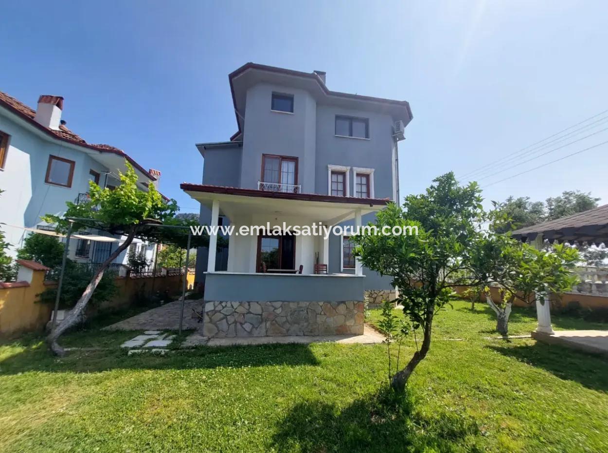 Auf Einem 1.000 M2 Großen Grundstück In Muğla Okçular, 200 M2, 4 In 1 Möblierte Maisonette Zu Vermieten