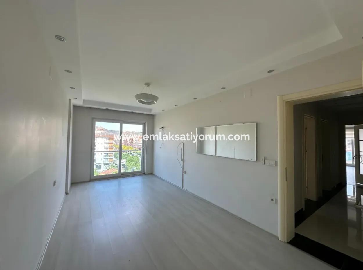 3 1 Luxus Boulevard Front Wohnung In Residenz Zu Verkaufen