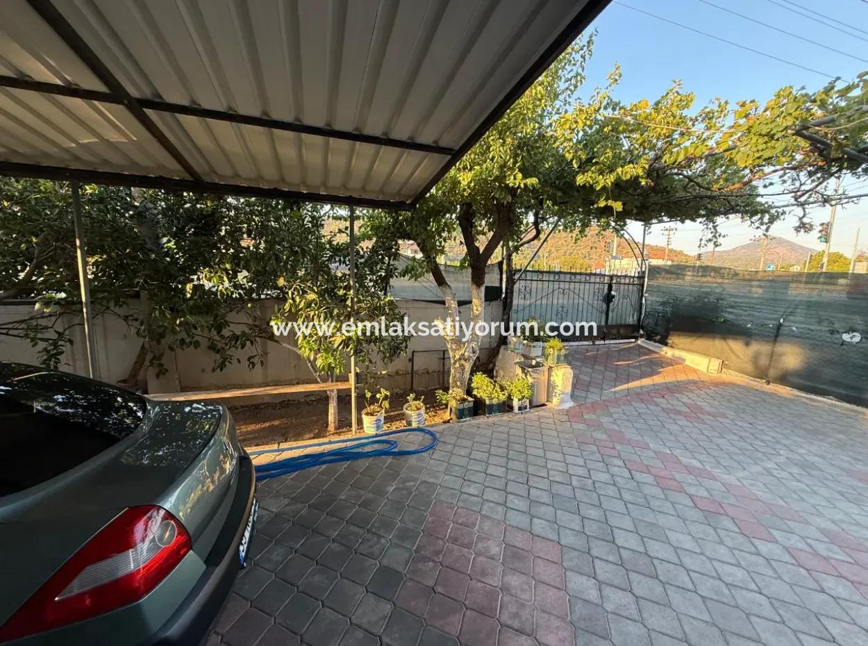 Ein Freistehendes 2,5-Stöckiges Gebäude An Der Dalyan-Straße In Ortacada Steht Zum Verkauf.