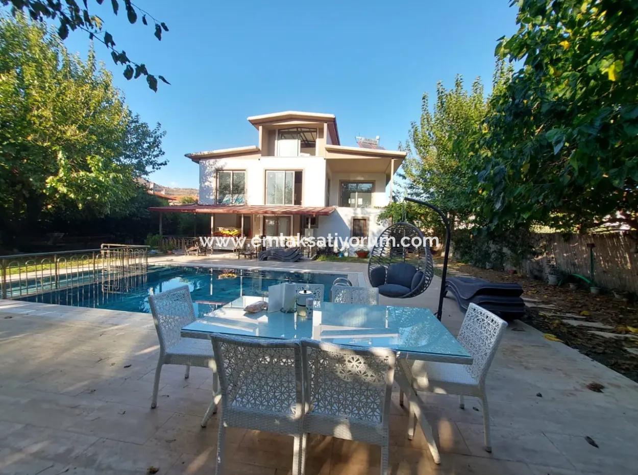 Ortaca Ekşiliyurt 2 1 Möblierte Wohnung Zur Miete Auf Einem Grundstück Von 700 M2 Mit Swimmingpool