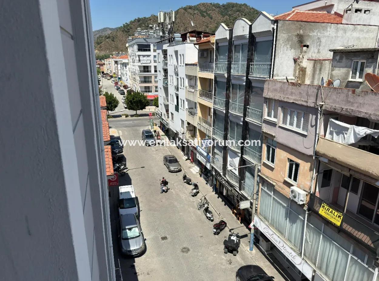 Möblierte 1 1 Geräumige Wohnung Zu Vermieten Im Zentrum Von Ortaca Çarşı.