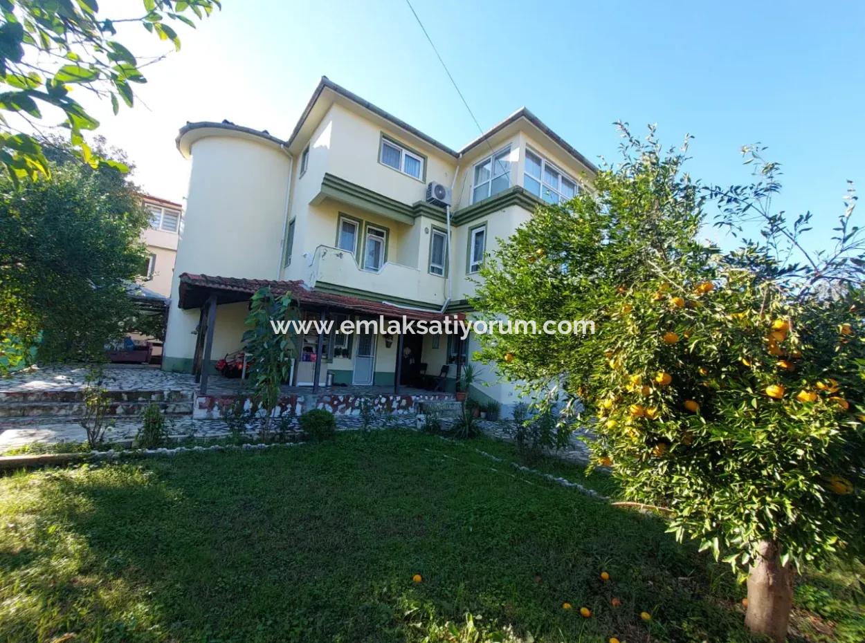 Ein Haus Mit 4 1 Und 3 1 Schwimmbädern Auf Einem 645 M² Großen Grundstück In Ortaca Kemaliye Steht Zum Verkauf Oder Zum Tausch.