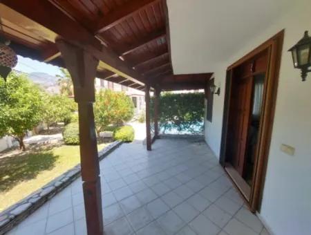 Unabhängige 2 1 Maisonette Zum Verkauf In Einem 4-Villen-Grundstück Mit Pool In Der Nähe Des Kanals In Muğla Dalyan