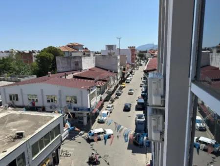 Möblierte 1 1 Geräumige Wohnung Zu Vermieten Im Zentrum Von Ortaca Çarşı.