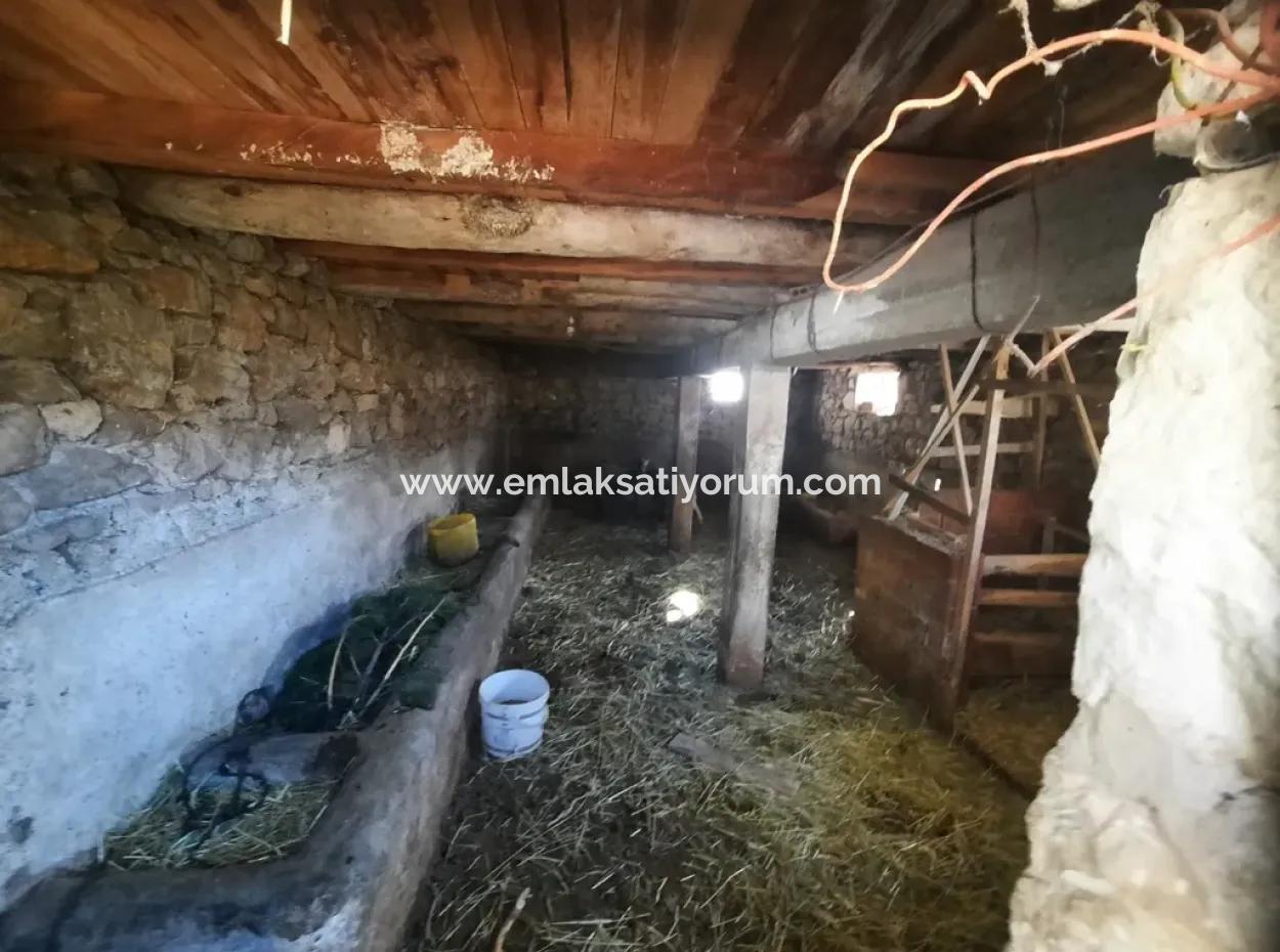 Çameli Cevizli Bargain Barn And 2650 M2 Land For Sale