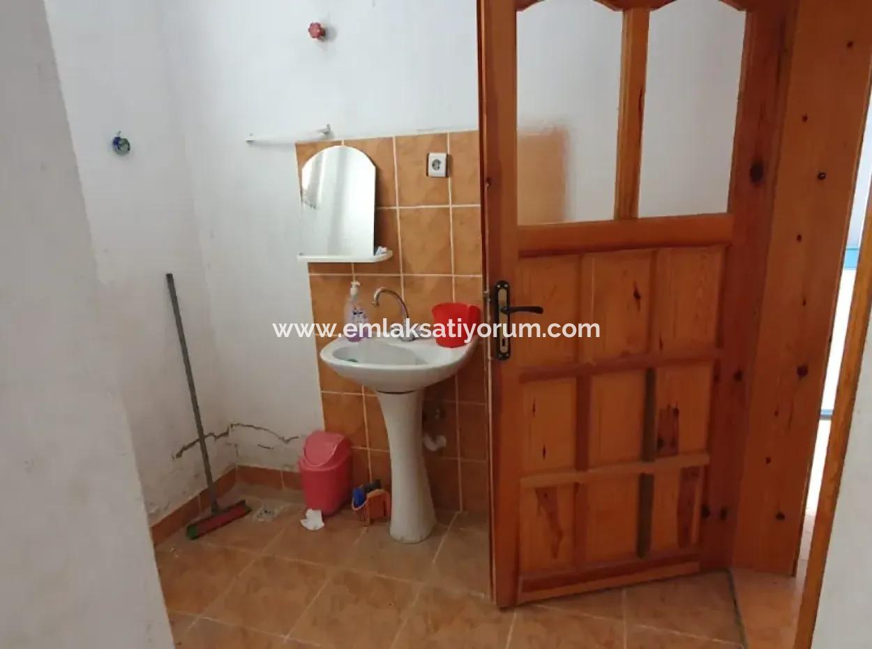 Land With 2 Houses In Denizli Çameli Ericek For Sale