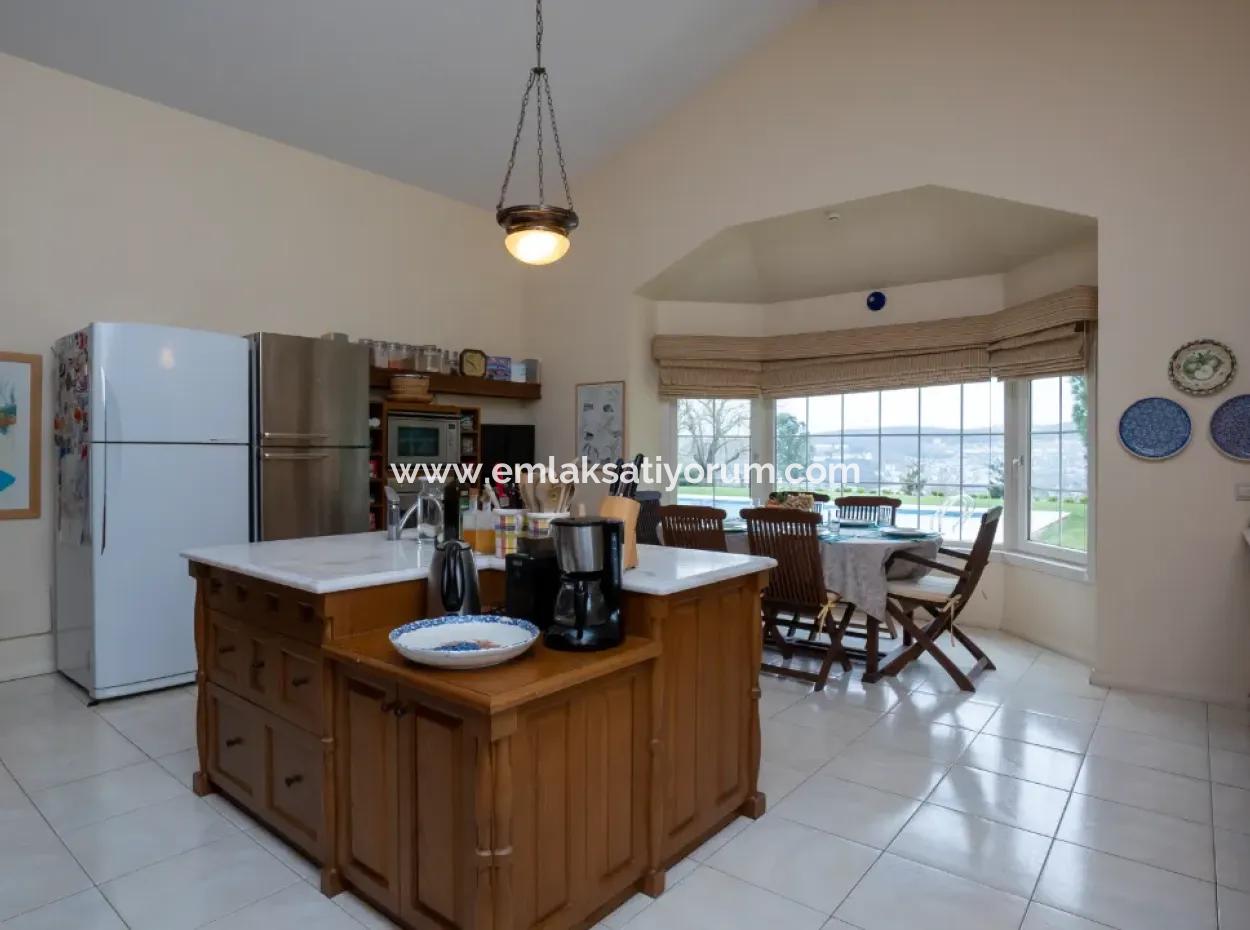 7 In 1 Detached Luxury House On A 2300 M2 Plot For Sale In Zekeriyaköy, Istanbul