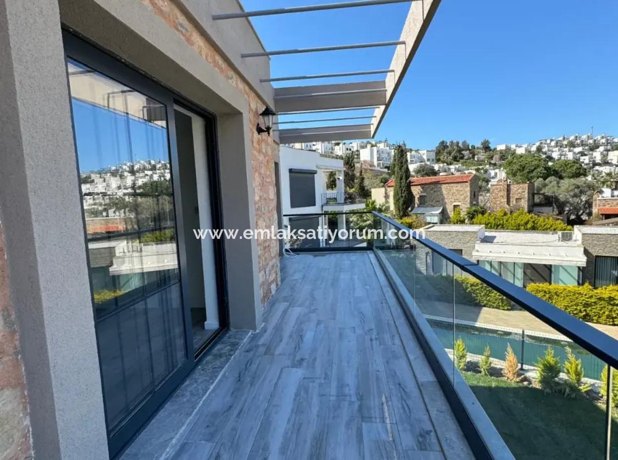 Mugla Bodrum Gundogan Sea View 4 1 Zero Duplex For Sale
