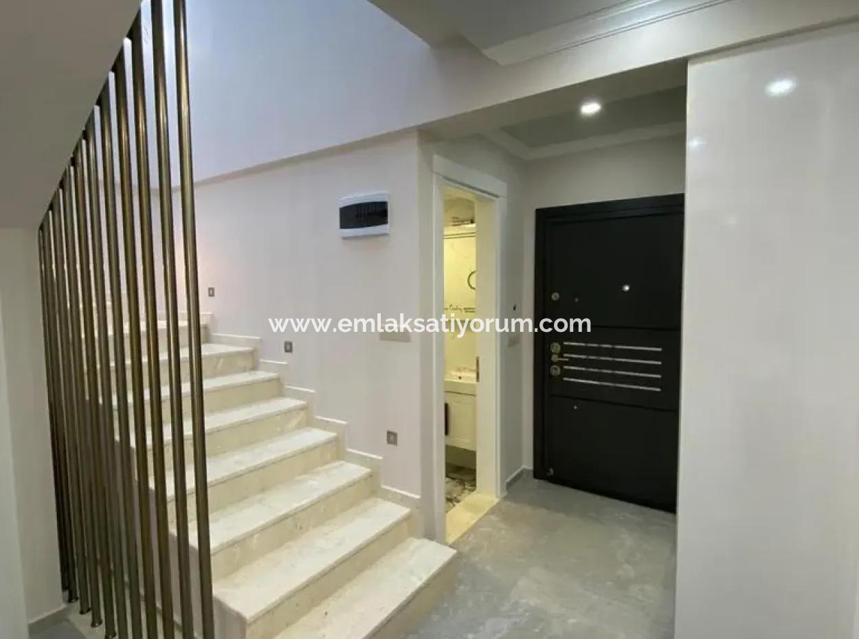 Brand New Duplex Villa With Communal Pool On A 600 M2 Detached Plot In Dalaman