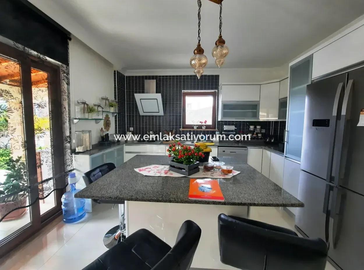Muğla Dalyanda Satılık Yüzme Havuzlu Lüks Villa