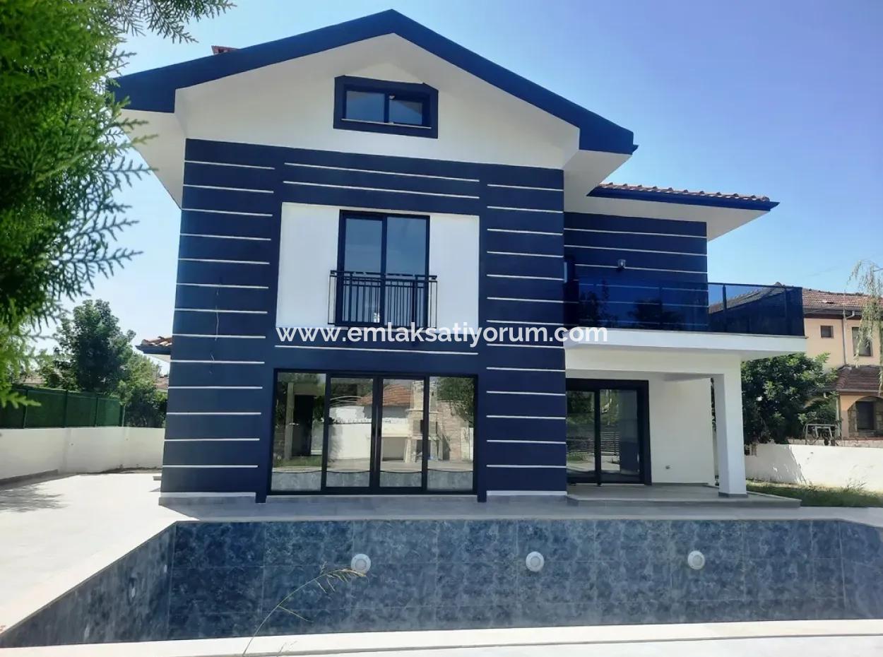 Muğla Dalyanda 520 M2 Arsada 230 M2 5+1 Ultra Lüks Villa Satılık