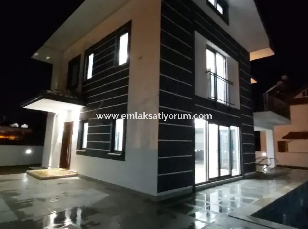 Muğla Dalyanda 520 M2 Arsada 230 M2 5+1 Ultra Lüks Villa Satılık