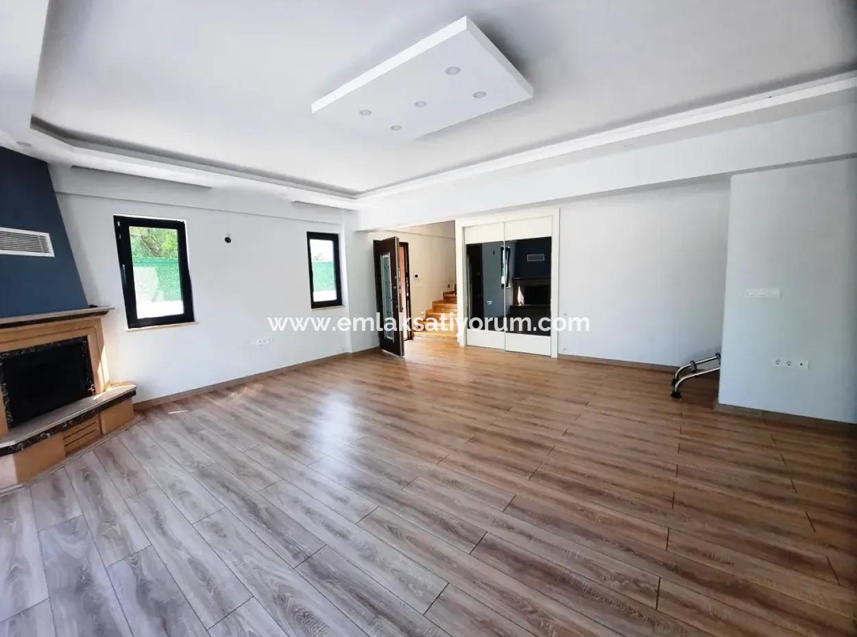 Muğla Dalyanda 520 M2 Arsada 230 M2 5+1 Ultra Lüks Villa Satılık