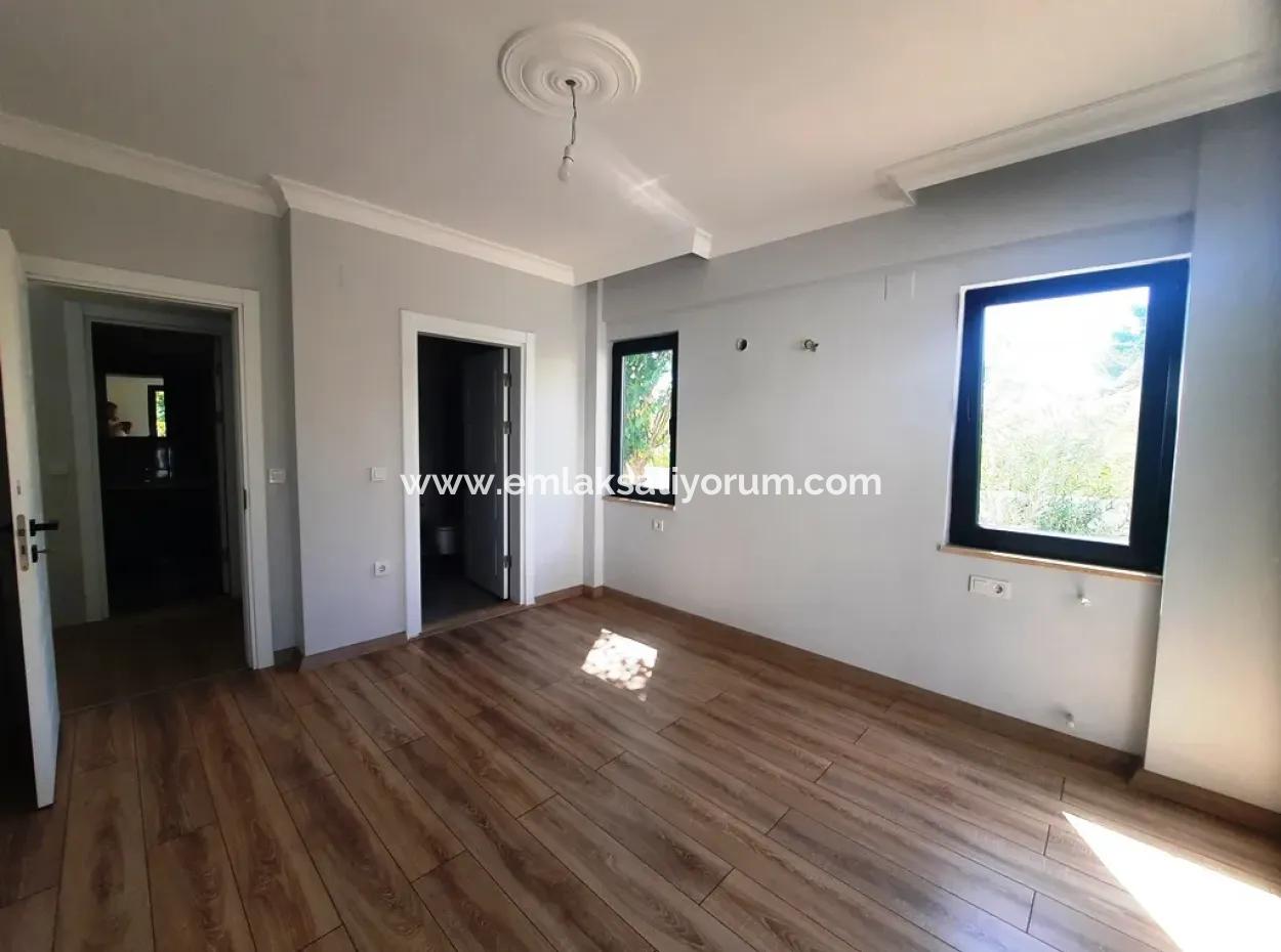 Muğla Dalyanda 520 M2 Arsada 230 M2 5+1 Ultra Lüks Villa Satılık