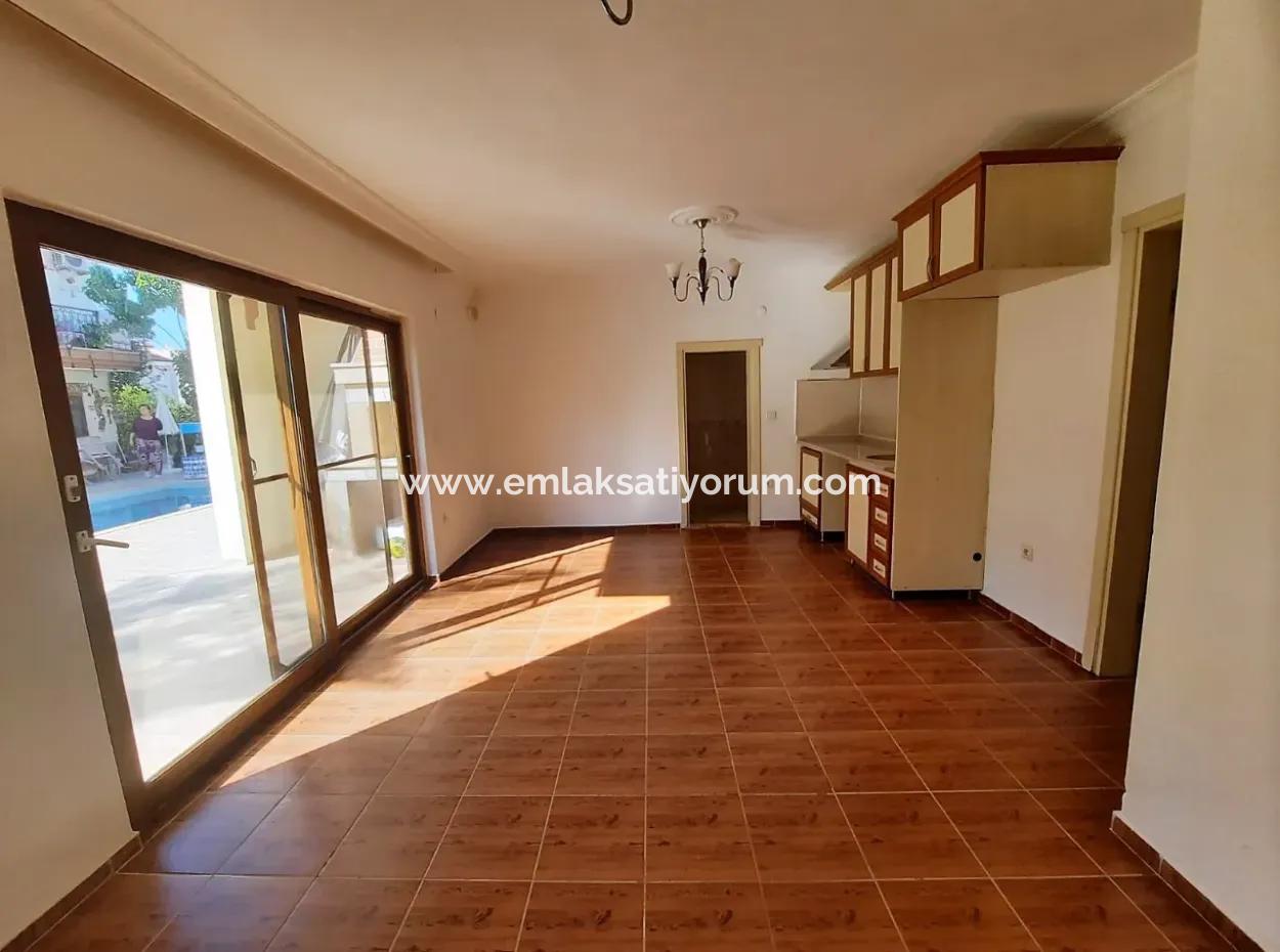 Muğla Ortaca Dalyanda Kiralık Yüzme Havuzlu 2+1 Giriş Kat Daire