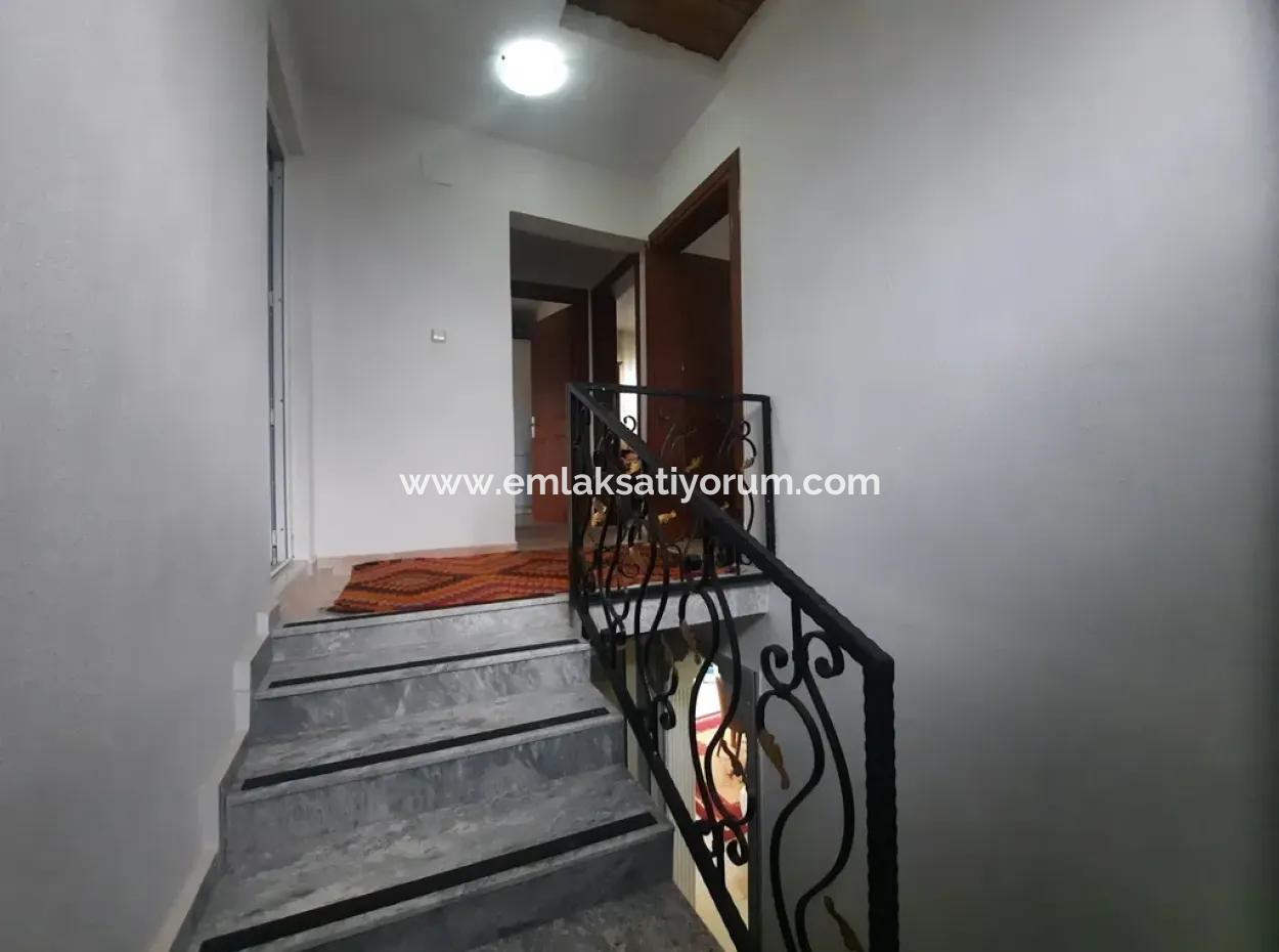 Köyceğiz Zeytinalanında 1700 M2 Arsada 200 M2 Göl Manzaralı Villa Satılık