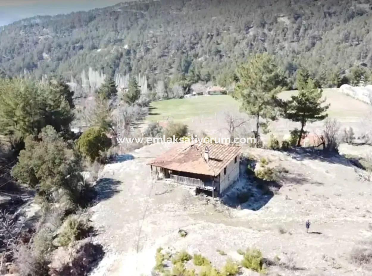Denizli Çameli Ericekte İçinde 2 Adet Ev Bulunan Arazi Satılık