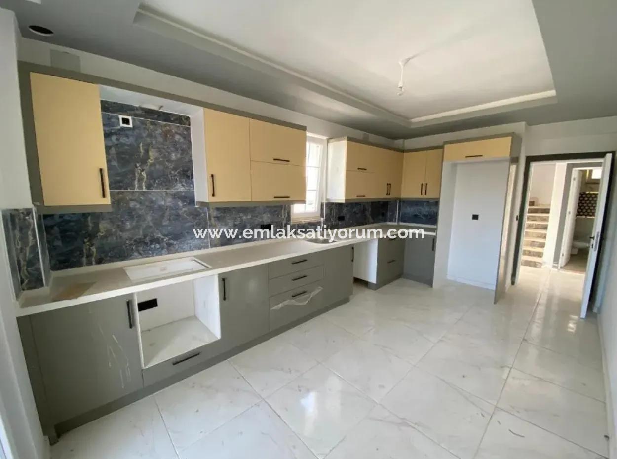 Muğla, Ortaca Cumhuriyet Mah. 400 M2 Arsada 4+1 Villa Satılık