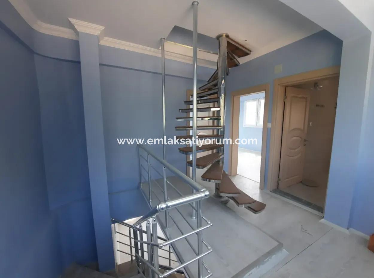 Muğla Köyceğiz Çandır Da 1 570 M2 Arazide, Yüzme Havuzlu, Göl Manzaralı Tripleks Satılık