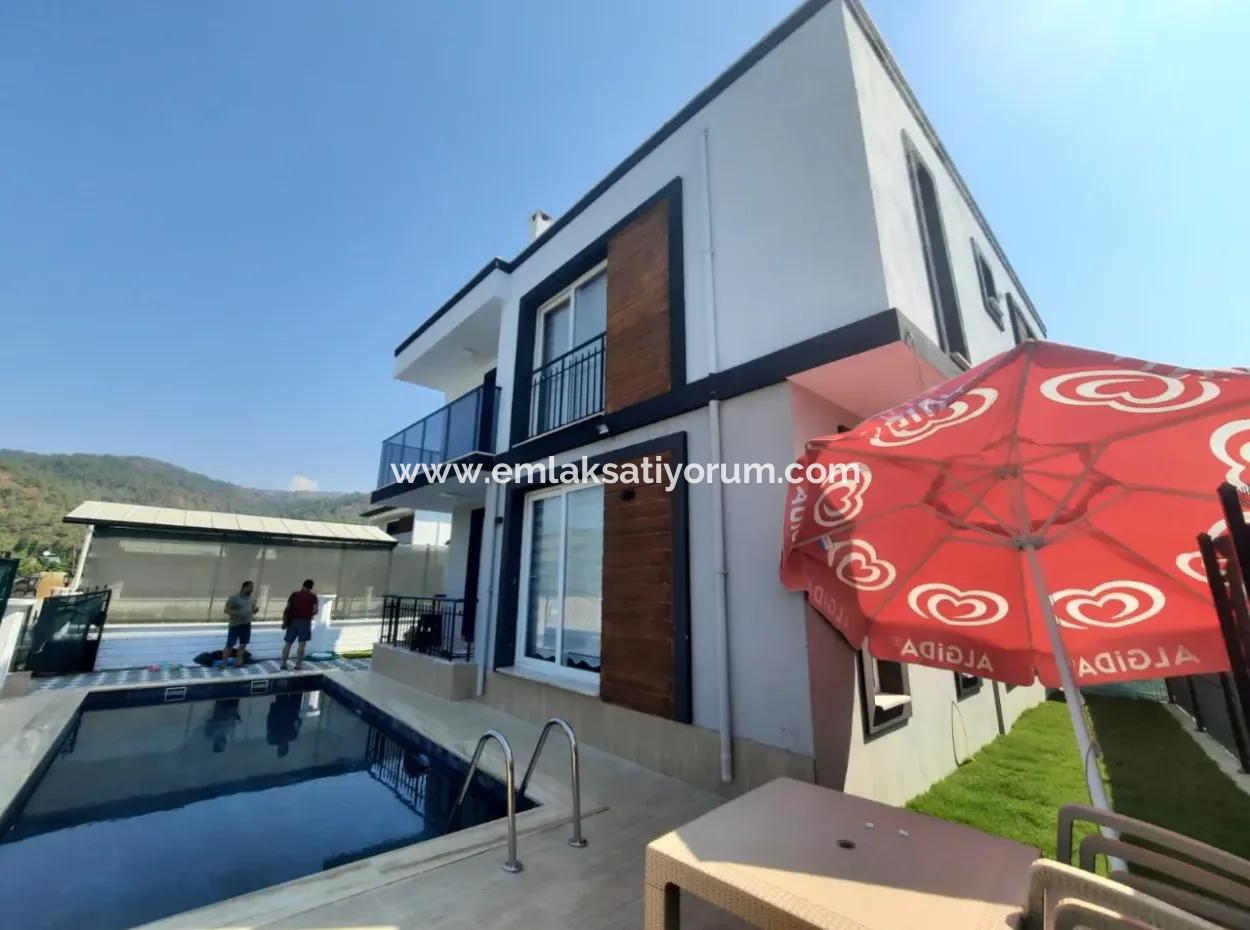 Ortaca Çaylıda 290 M2 Arsada Yüzme Havuzlu, Eşyalı, 4+1 Sıfır Dubleks Satılık