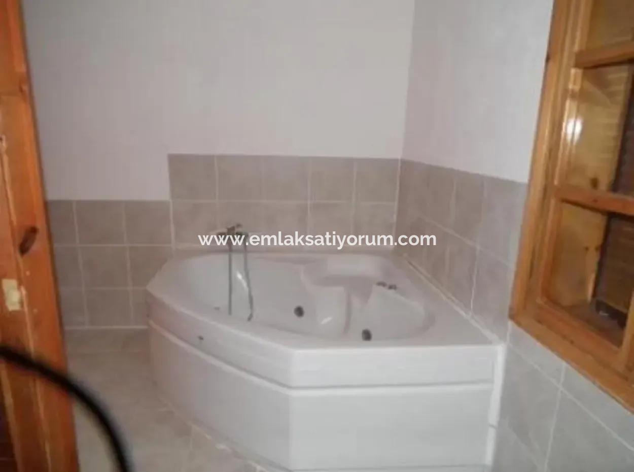 Okçular Da Satılık Yüzme Havuzlu Müstakil Villa