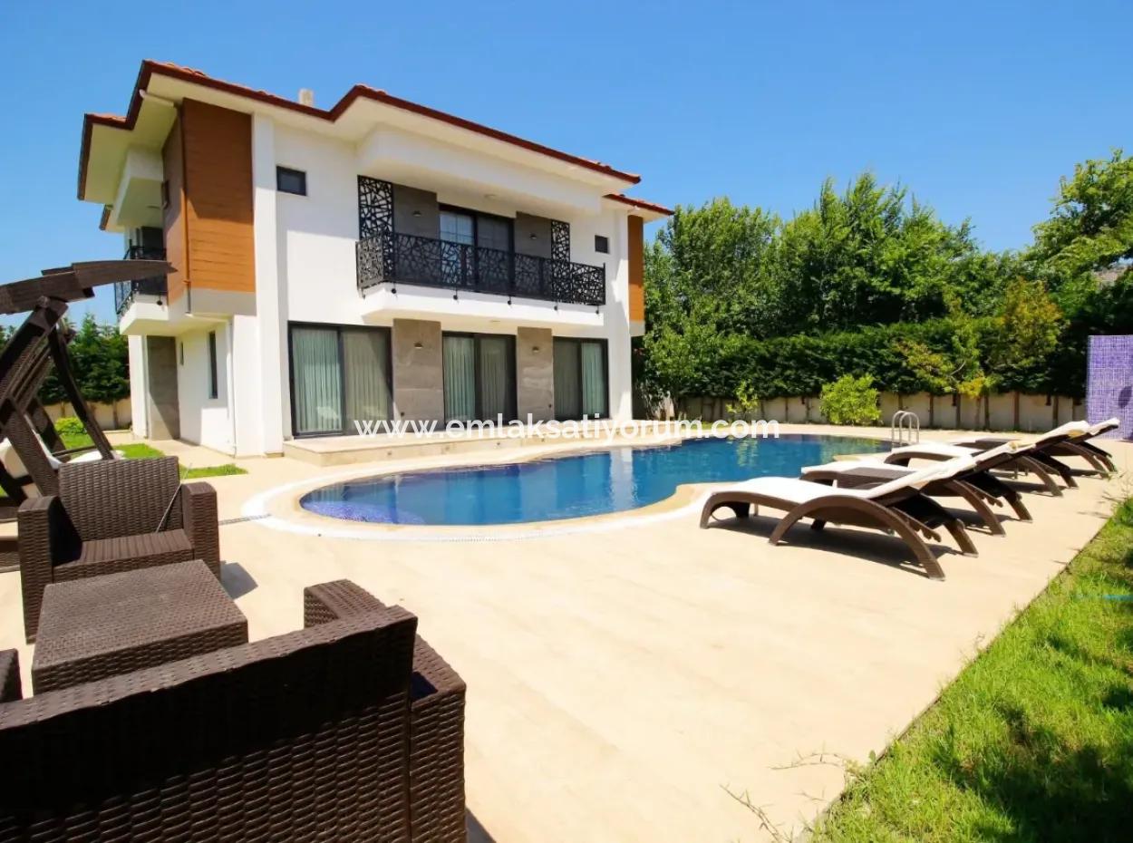 Muğla Ortaca Dalyan’da 770 M² Arsada 5+1 Havuzlu Müstakil Lüks Villa Satılık
