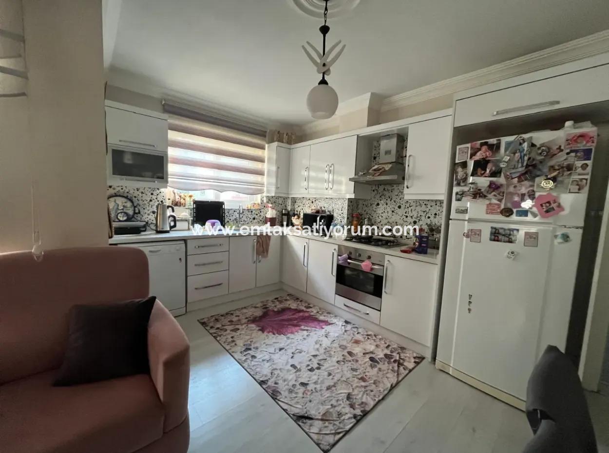 Cumhuriyet De 2+1 2. Kat Daire Satılık