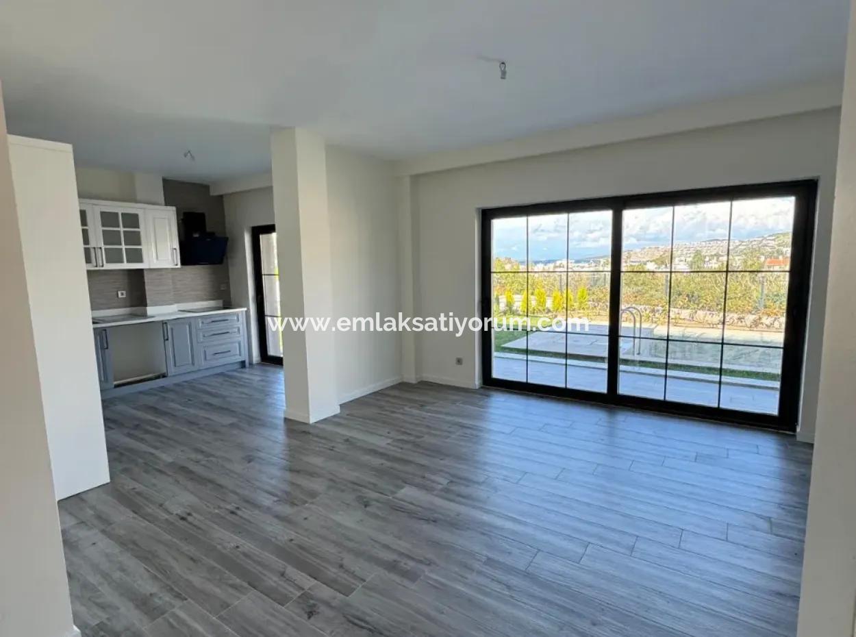 Muğla Bodrum Gündoğanda Deniz Manzaralı 4+1 Sıfır Dubleks Satılık