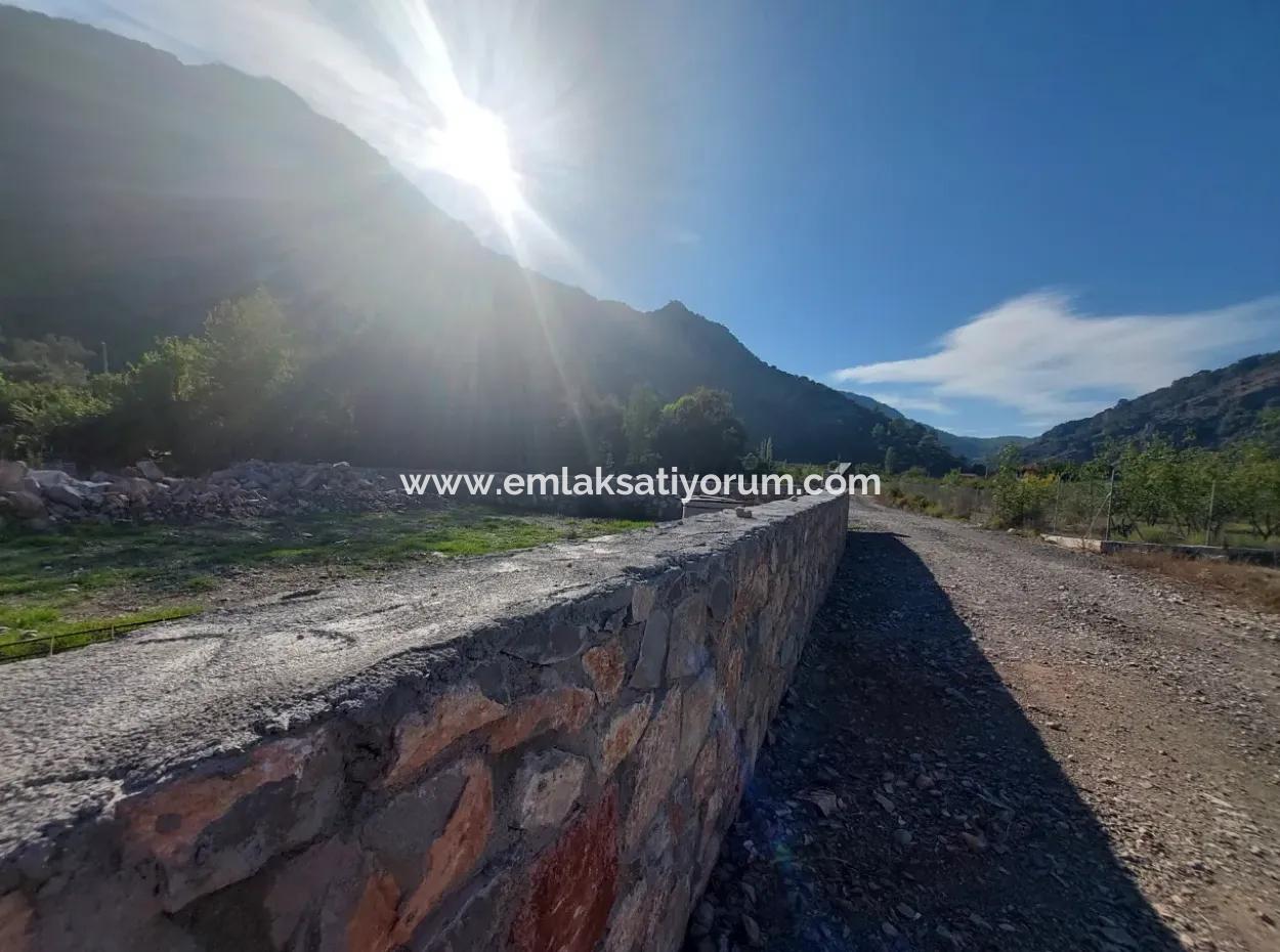 Ortaca Mergenlide Dağ Kenarında ,1 400 M2 İmarlı Arsa Satılık