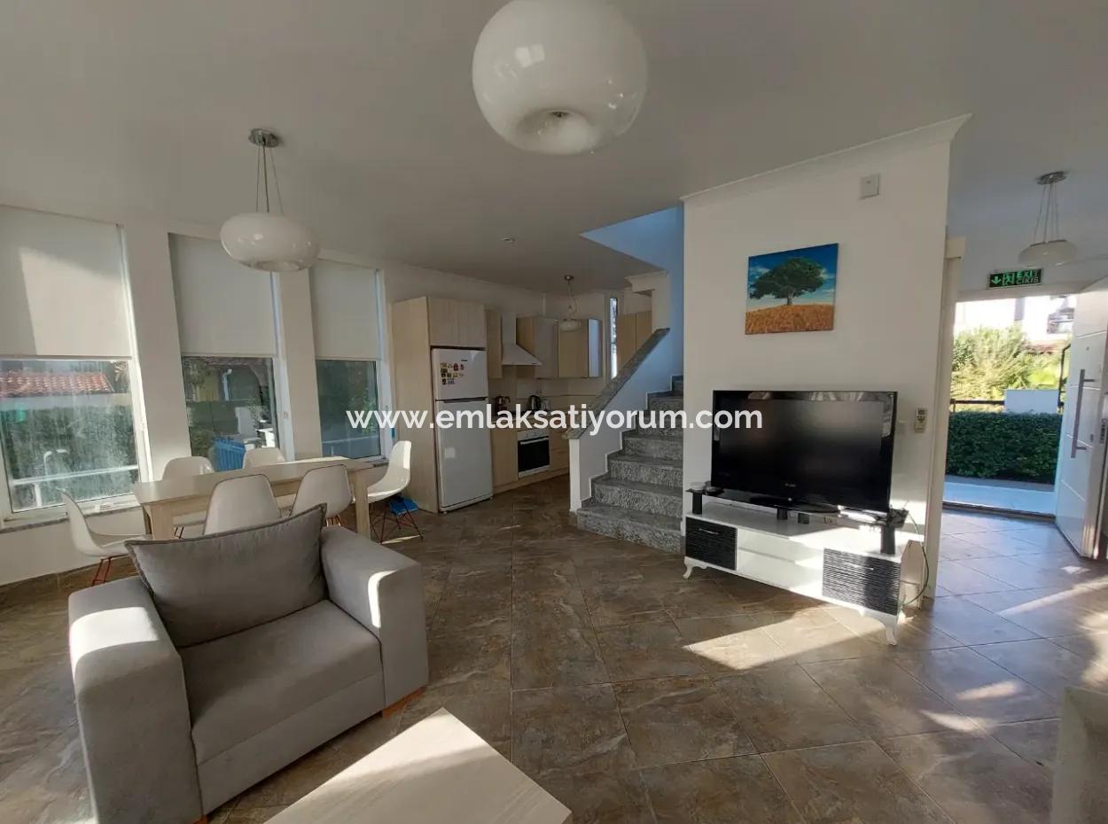 Muğla Dalyan Merkezde Yüzme Havuzlu 3+1 Fırsat Tripleks Satılık