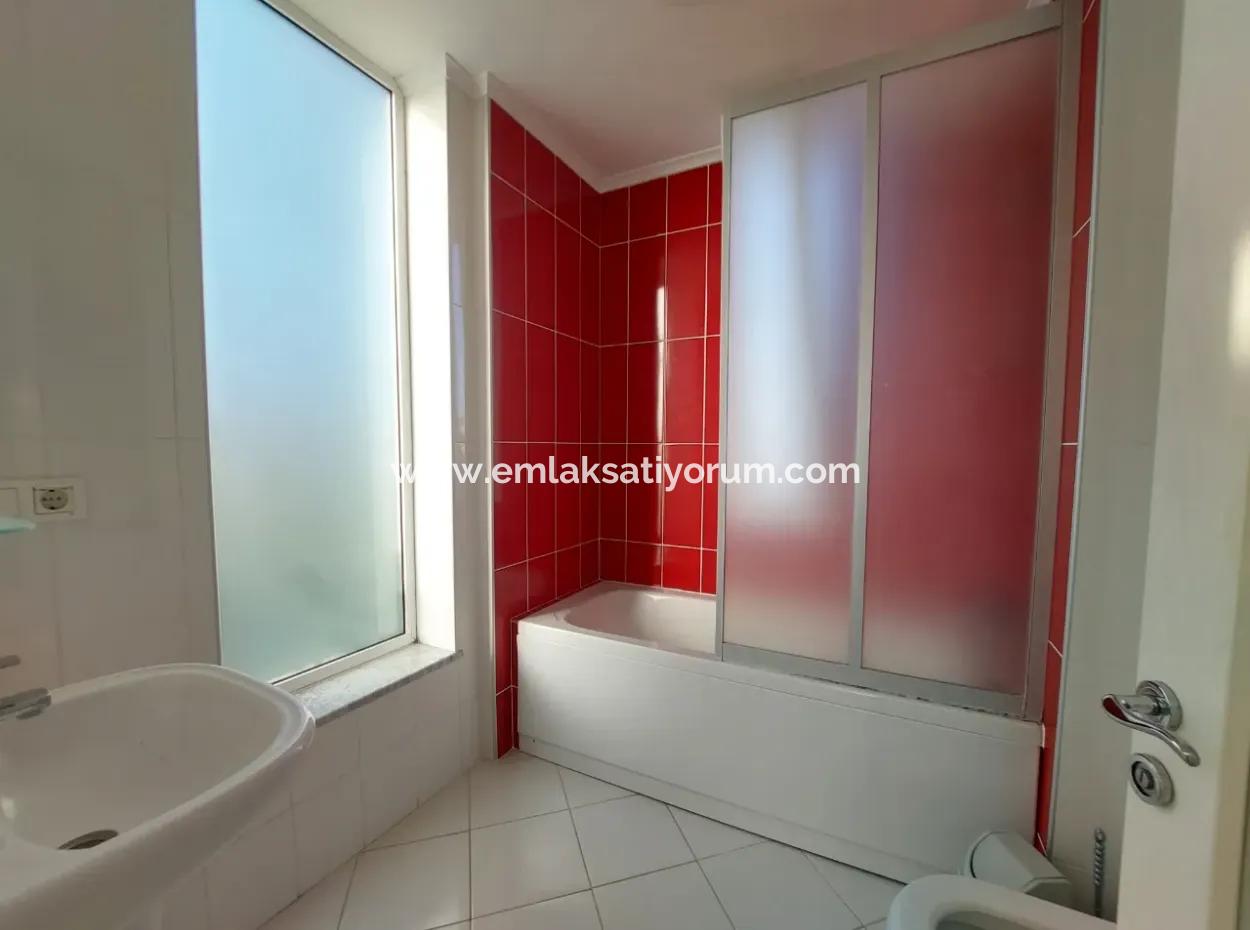 Muğla Dalyan Merkezde Yüzme Havuzlu 3+1 Fırsat Tripleks Satılık