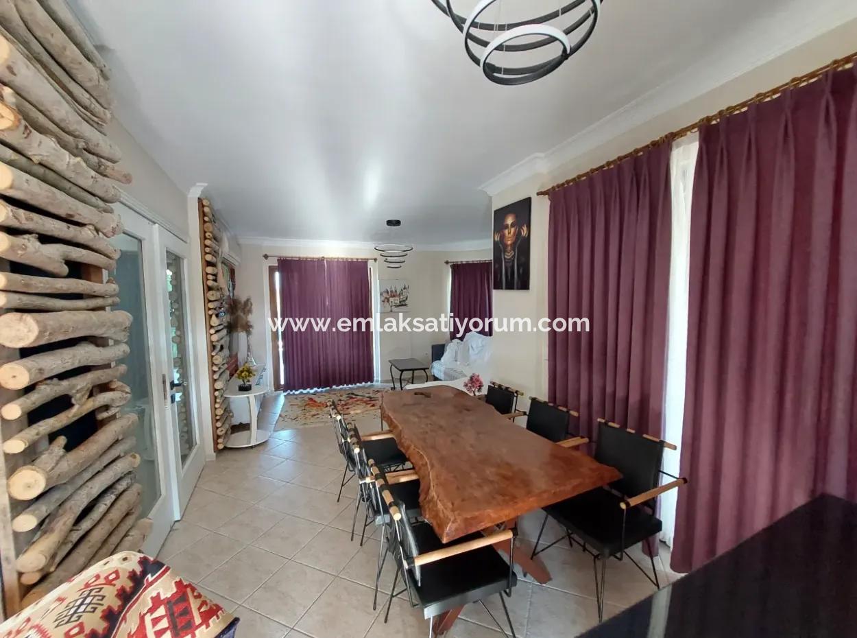 Muğla Dalyanda Satılık 566 M2 Arsada, 3+1 Müstakil Villa