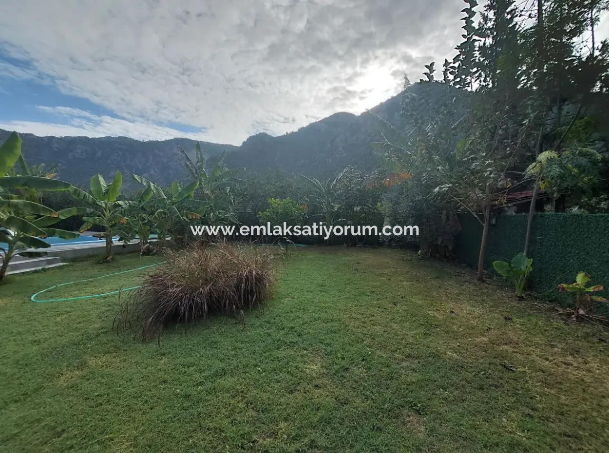 Muğla Dalyanda 300 M2 Arsada 2+1 Müstakil Yüzme Havuzlu Tek Kat Ev Kiralık