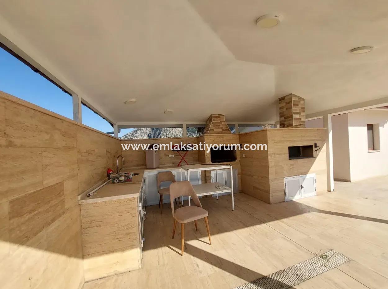 Muğla Ortaca Dalyanda 6.000 M2 Arazide 5+1 Yüzme Havuzlu Lüks Villa Satılık