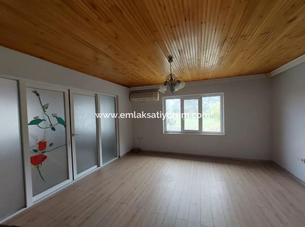 Ortaca Marmarlıda Eşyasız 160 M2, 2+1 Giriş Kat Daire Kiralık.