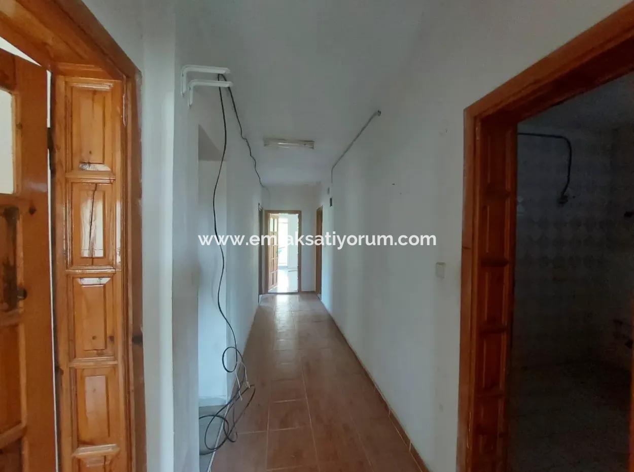 Ortaca Cumhuriyetde 508 M2  İmarlı Arsa Ve Müstakil Ev Satılık