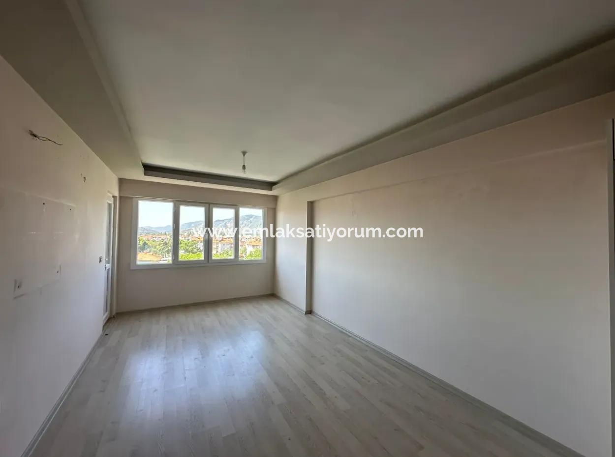 Ortaca Merkezde 3+1 110 M2 Daire Satılık.