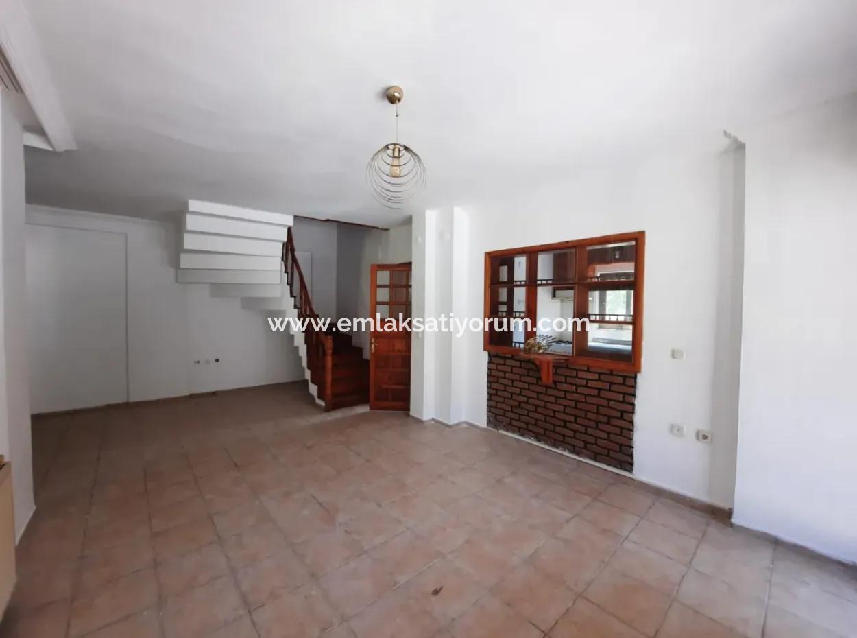 Muğla Ortaca Dalyan’da Yüzme Havuzlu 3+1, Ve  1+1 Eşyasız Villa Kiralık