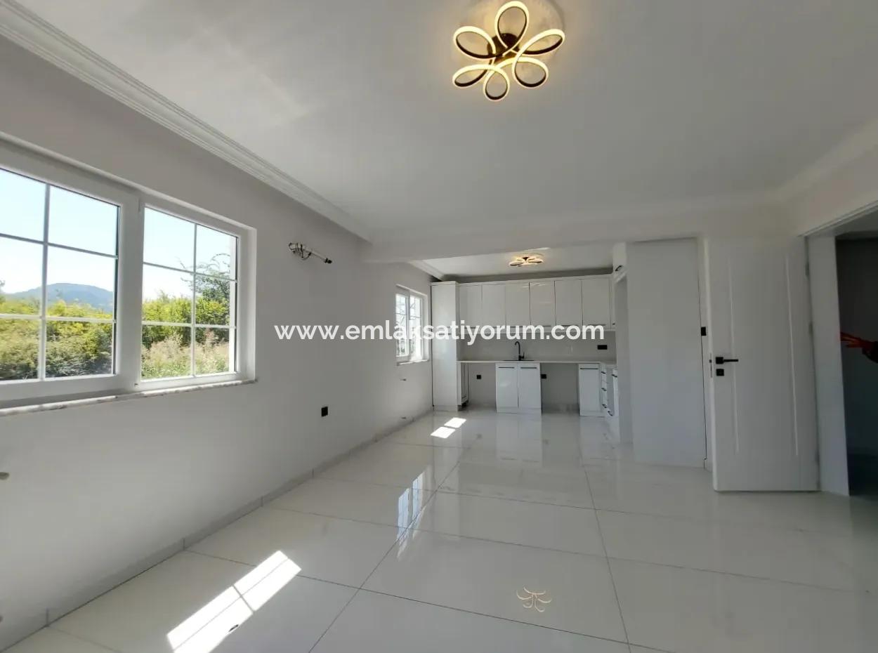 Muğla Ortaca Eskiköy’de  Doğanın Ortasında Huzurlu Bir Yaşam İçin İdeal 2+1 Tek Katlı Ev Kiralık.