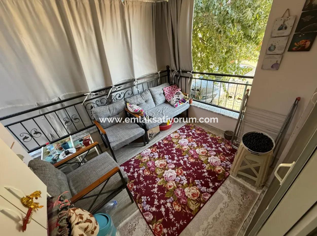 Ortaca Cumhuriyet Sütçüler Sokakta 2+1 Giriş Kat Daire Satılık.