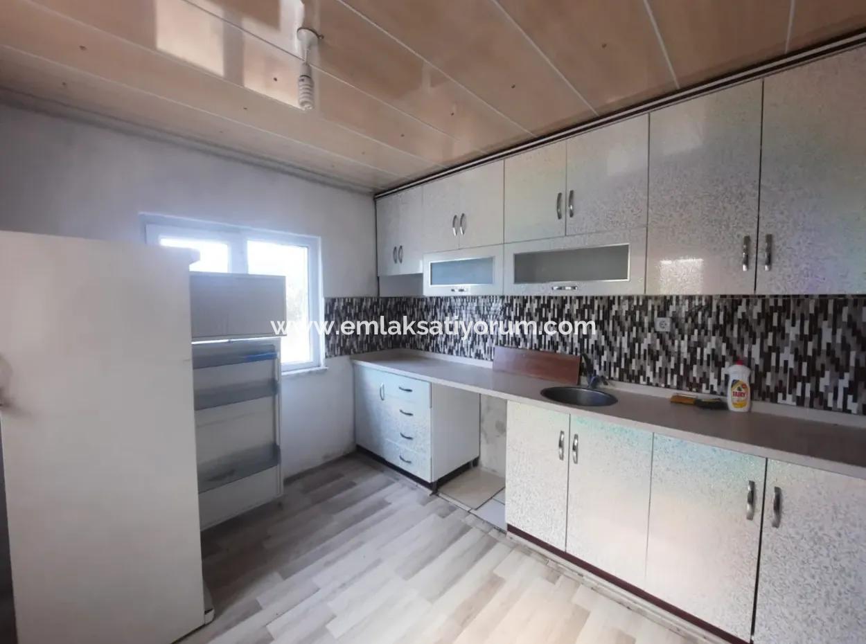 Çameli Kızılyakada 5 000 M2 Müstakil Arazide 2+1  Ev Ve  200 M2  Ahır Satılık