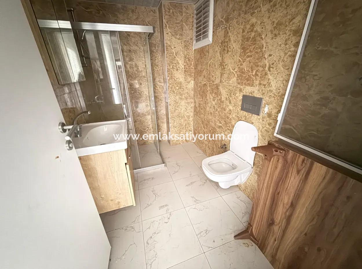 Muğla Ortaca Merkezde Yüzme Havuzlu Sıfır 3 Katlı Binanın Orta Katında  Bulunan 2+1 Daire Satılık