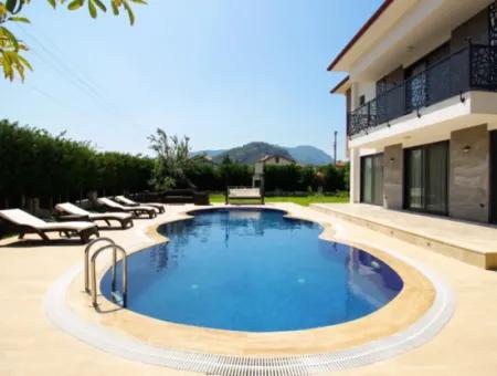 Muğla Ortaca Dalyan’da 770 M² Arsada 5+1 Havuzlu Müstakil Lüks Villa Satılık