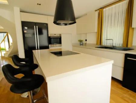 Muğla Ortaca Dalyan’da 770 M² Arsada 5+1 Havuzlu Müstakil Lüks Villa Satılık